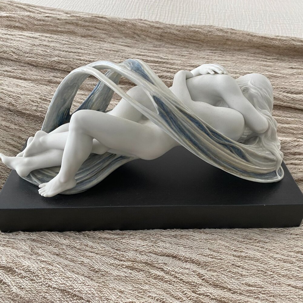 Lladro Amor Et Desiderium porcelain figurine